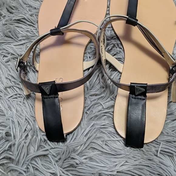 Guess python thong sandals🖤🤍 - Picture 4 of 4